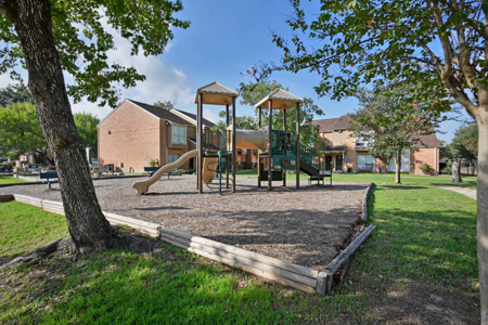 Pebble Creek Apartments | Houston, TX | (281) 890-2234